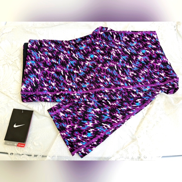 Nike Purple Dri Fit Tight Fit Capri Running Pants Size S NWT - Picture 1 of 11